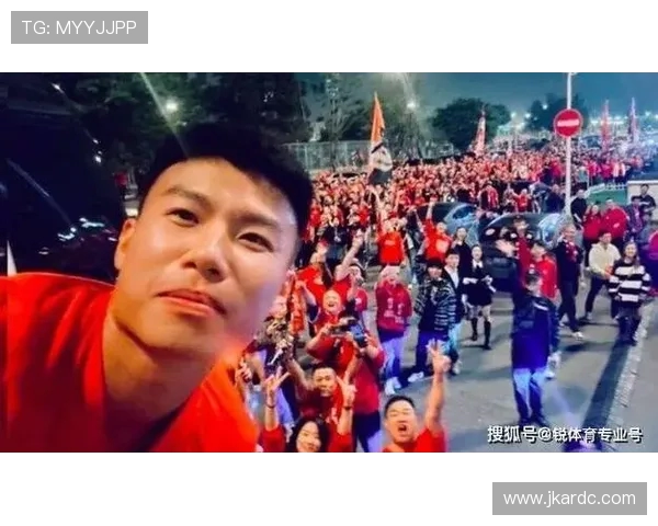 杨一鸣晒女性微信截图引发争议 批其行为不道德称其不要脸 杨一鸣晒女性微信截图引发争议 批其行为不道德称其不要脸
