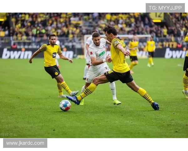 德甲半场鏖战科隆与奥格斯堡互交白卷防守激烈进攻乏力 德甲半场鏖战科隆与奥格斯堡互交白卷防守激烈进攻乏力